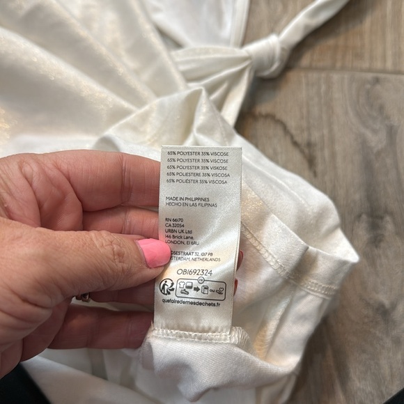 NWT By Anthropologie Shine Knot Flowy Tank‎ in Ivory Size Medium - Picture 9 of 11